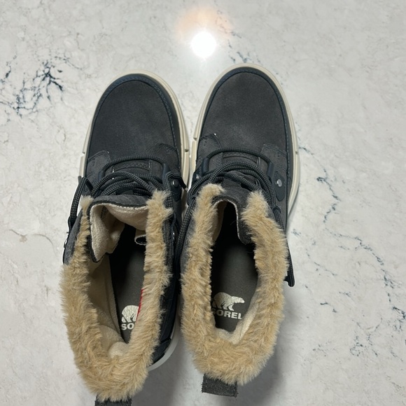 Women’s Sorel waterproof boots 8.5 - Picture 6 of 7